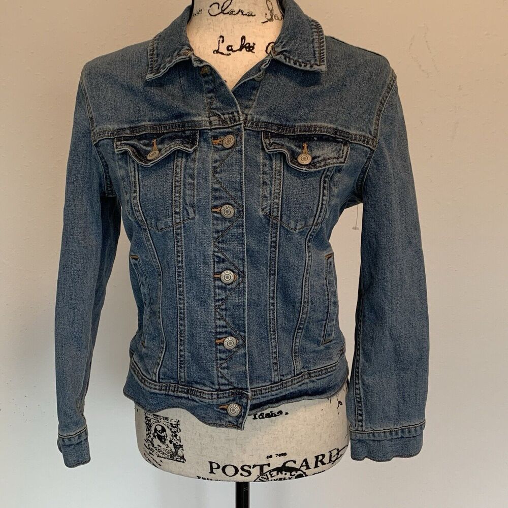 Old Navy Women's Button Denim Trucker Jean Jacket Medium Wash Size Medium